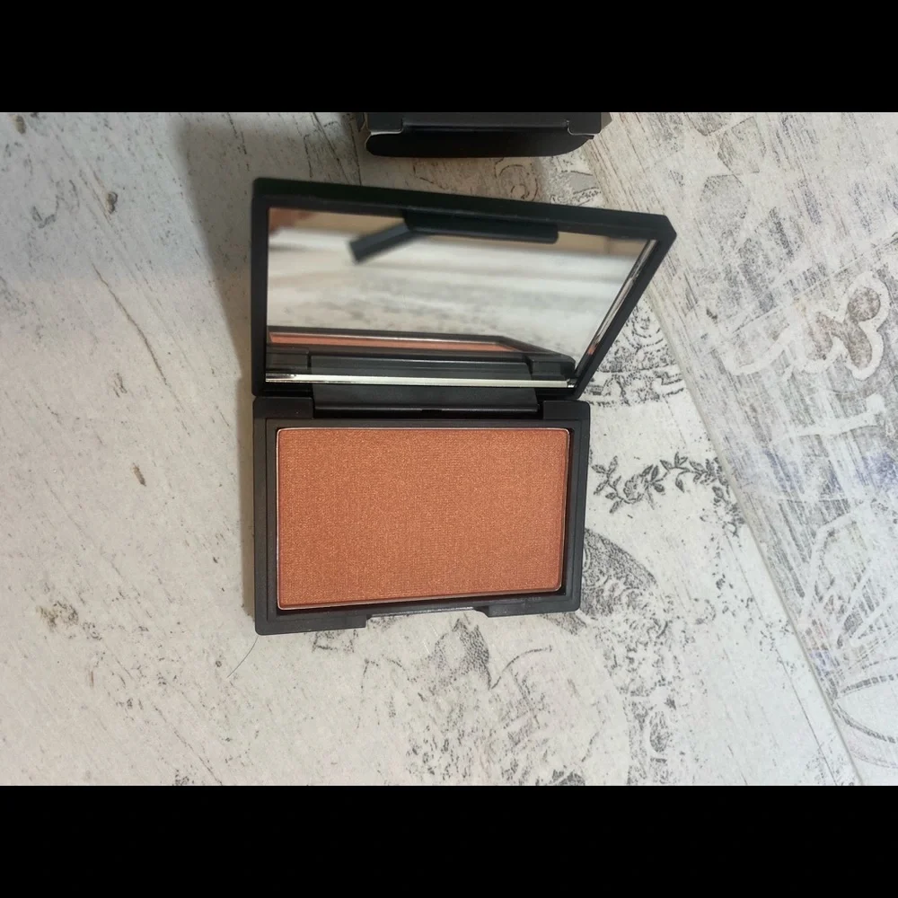 Phase Zero Making Moves Blusher